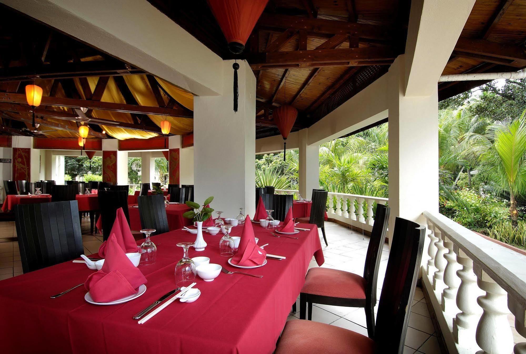 Berjaya Beau Vallon Bay Resort & Casino Exterior photo