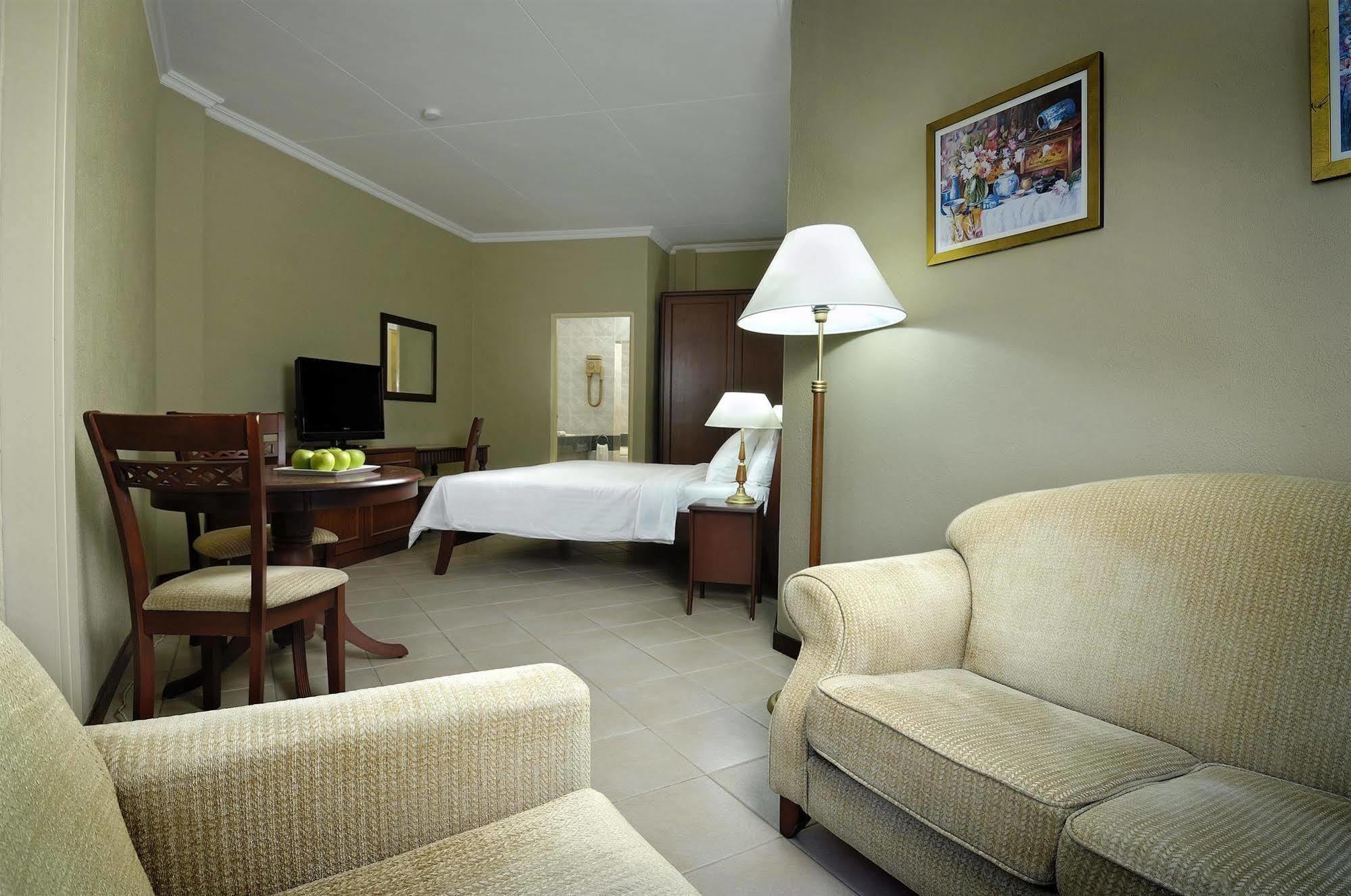 Berjaya Beau Vallon Bay Resort & Casino Exterior photo