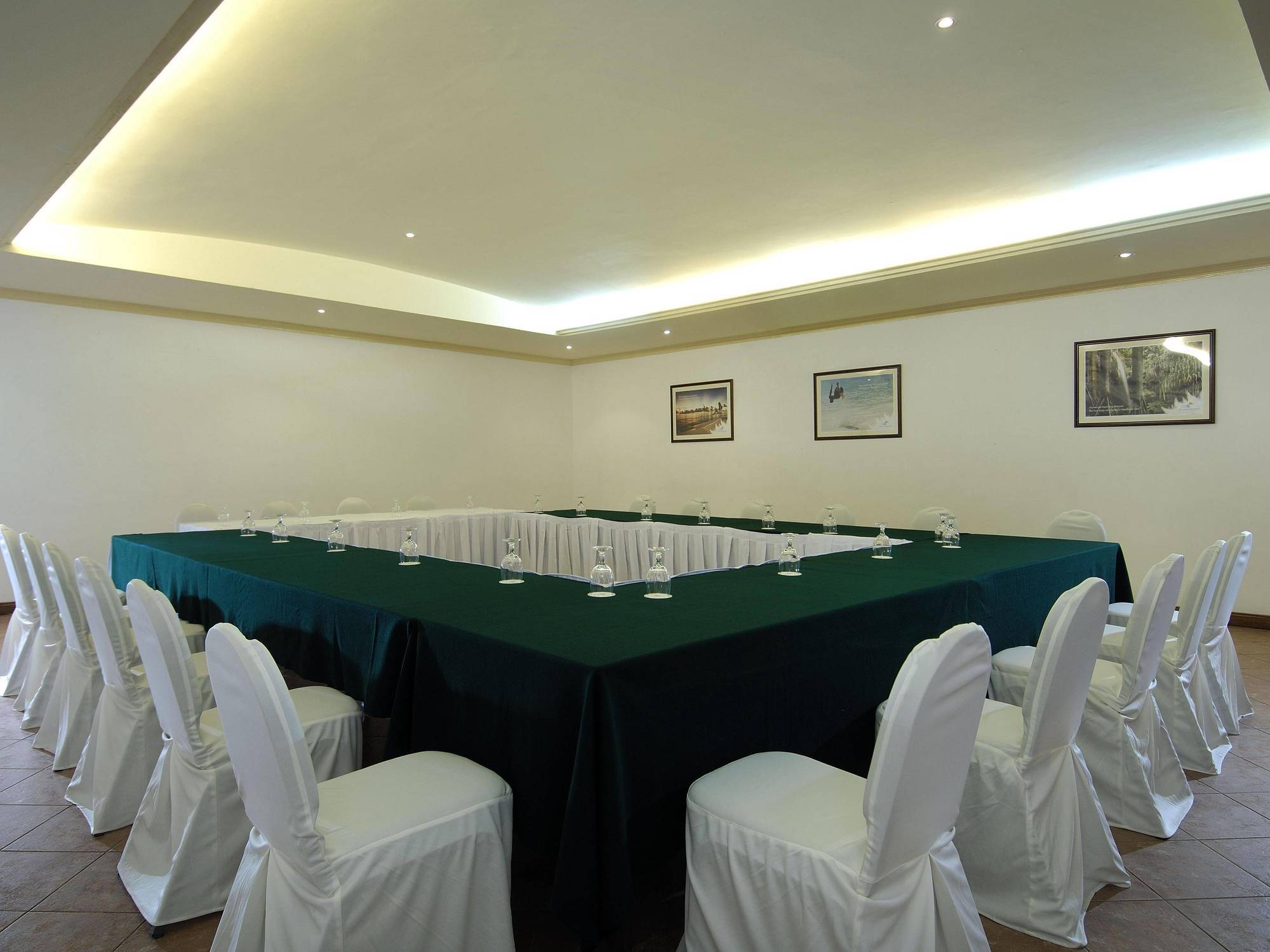 Berjaya Beau Vallon Bay Resort & Casino Exterior photo